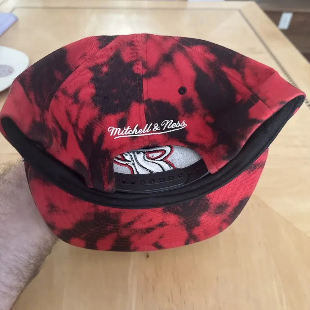 MIAMI HEAT RED & BLACK CAMO CAP HAT BY MITCHELL & NESS - OSFA
